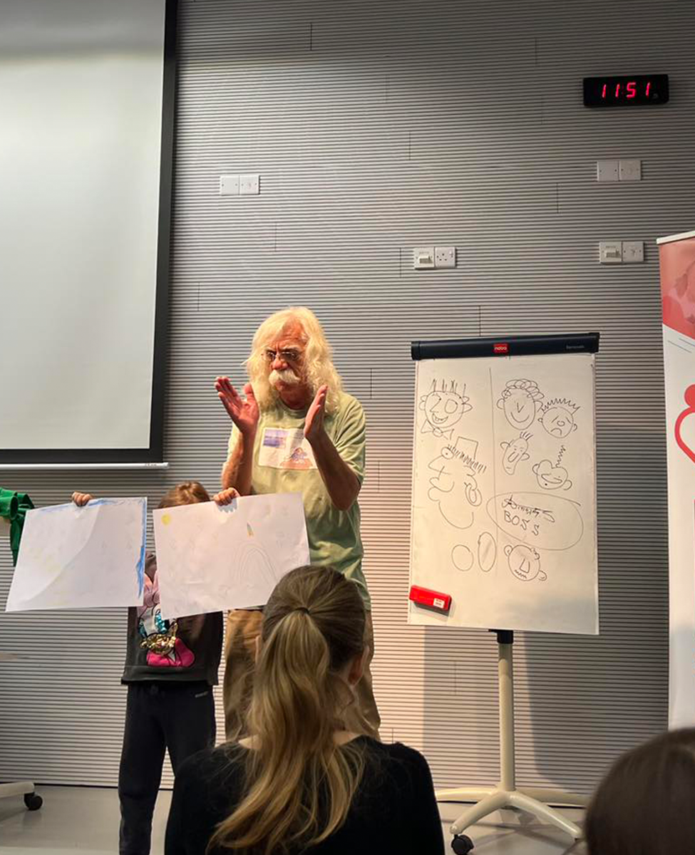 Traveling by Drawing Sketches and Cartoons